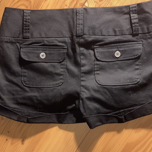 Guess black denim shorts size 28. - Picture 2 of 4